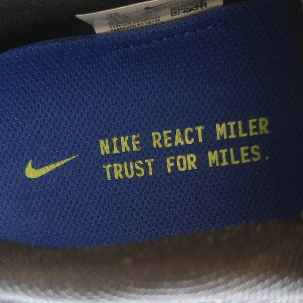 Nike Black and Blue Athletic Shoes - Picture 5 of 11